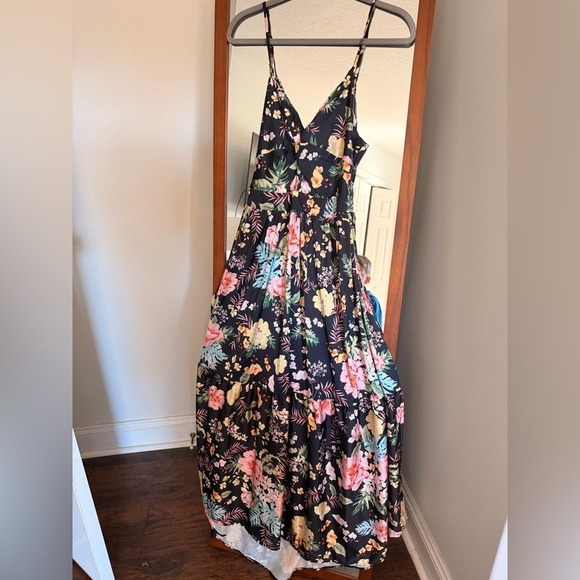 Cupshe Dresses & Skirts - Black Floral Maxi Dress Tropical Print Adjustable Straps V Neck Cutout Back